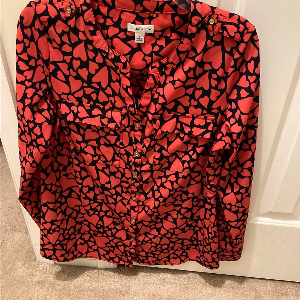 Valentine’s Day Pink and navy size small long sleeved blouse